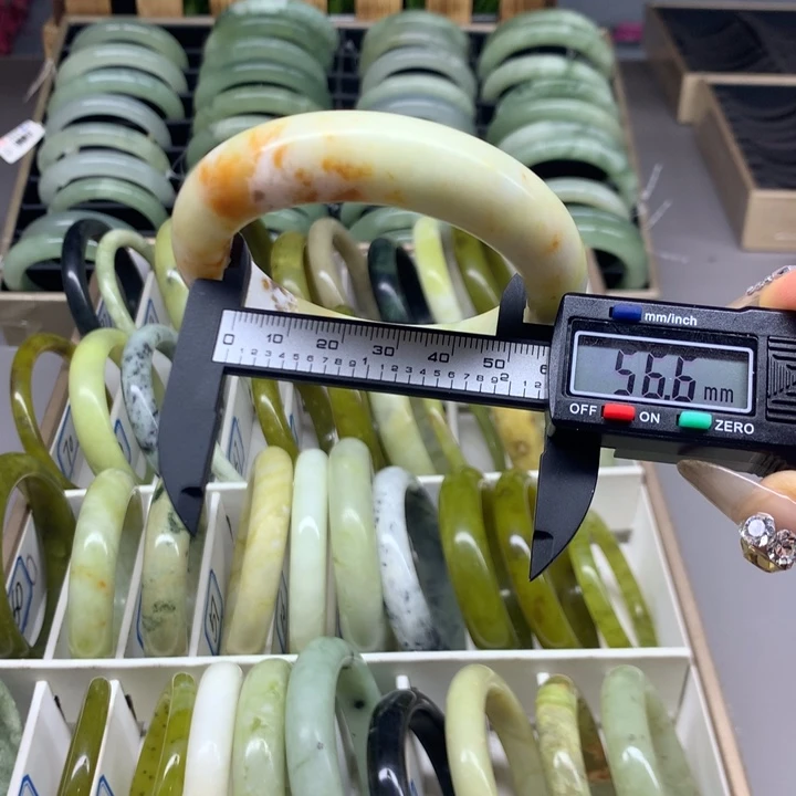 未镶嵌蛇纹石玉手镯71