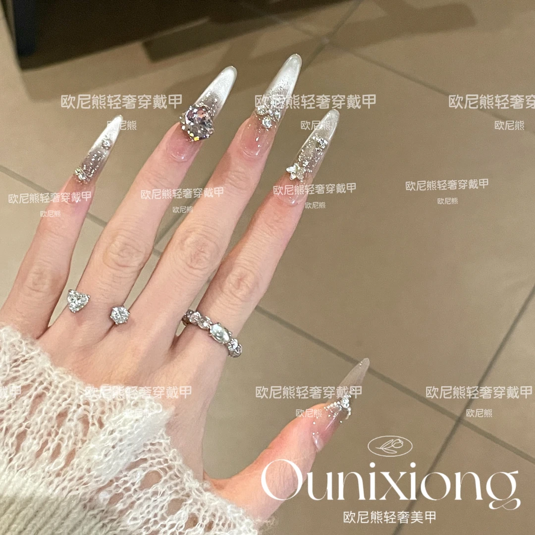 早秋气质风富贵爆闪灯泡猫眼链条碎钻手工冰透穿戴甲