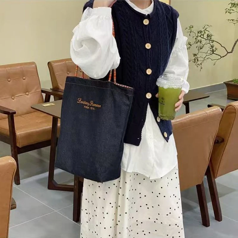 2025韩版简约字母帆布袋慵懒风大容量手提包文艺休闲单肩包女包
