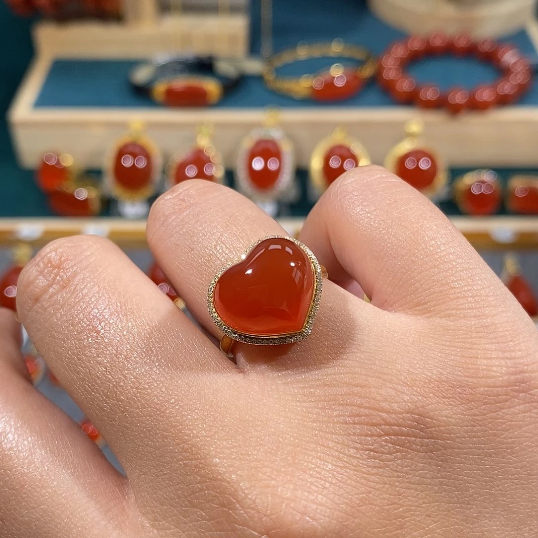 南红玛瑙18K金镶嵌戒指