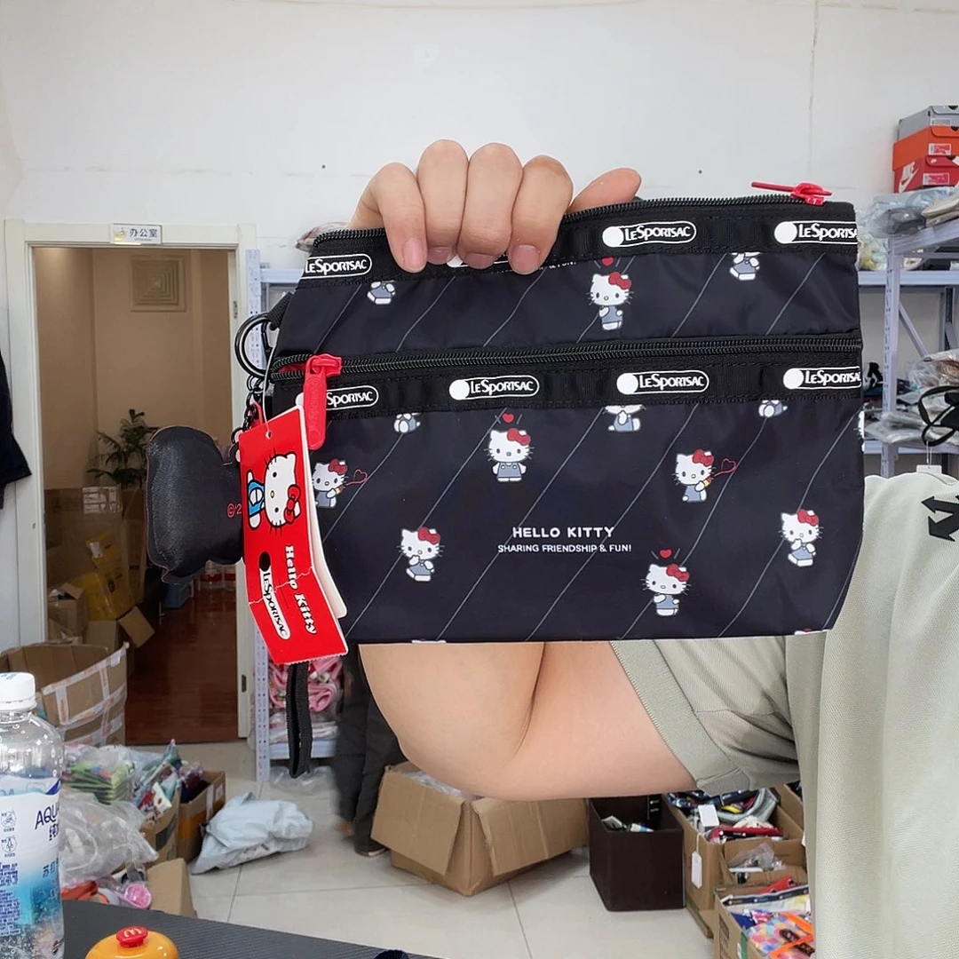 PU化妆包等各种产品的