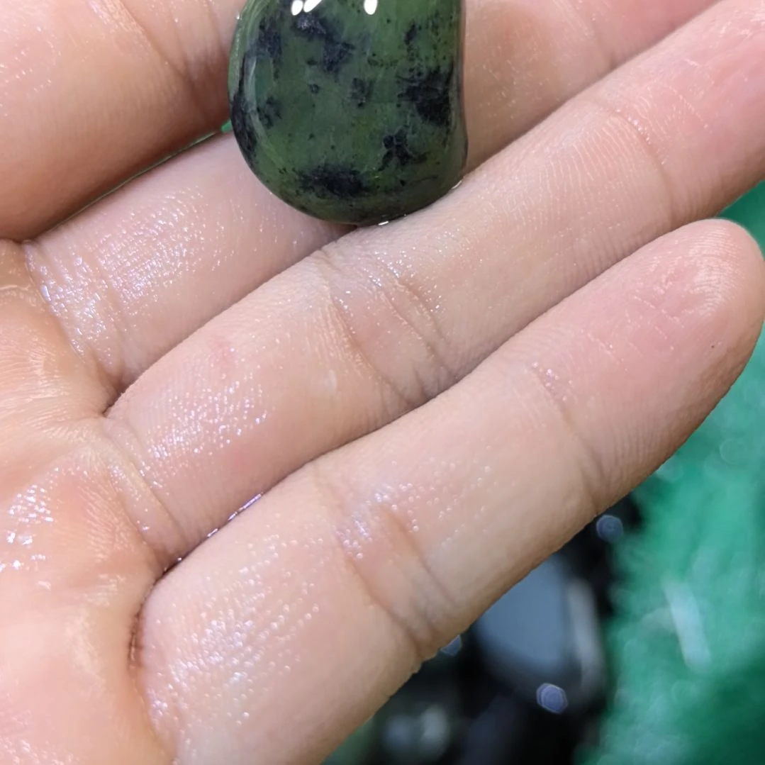 小***菜有机玻璃藏玉药王石原石一个