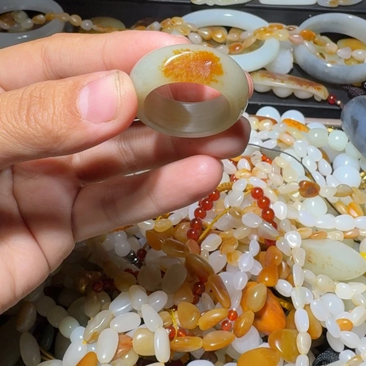 和田玉未镶嵌戒指