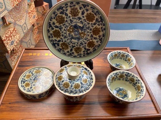 景德镇茶具釉里金缠枝莲套组