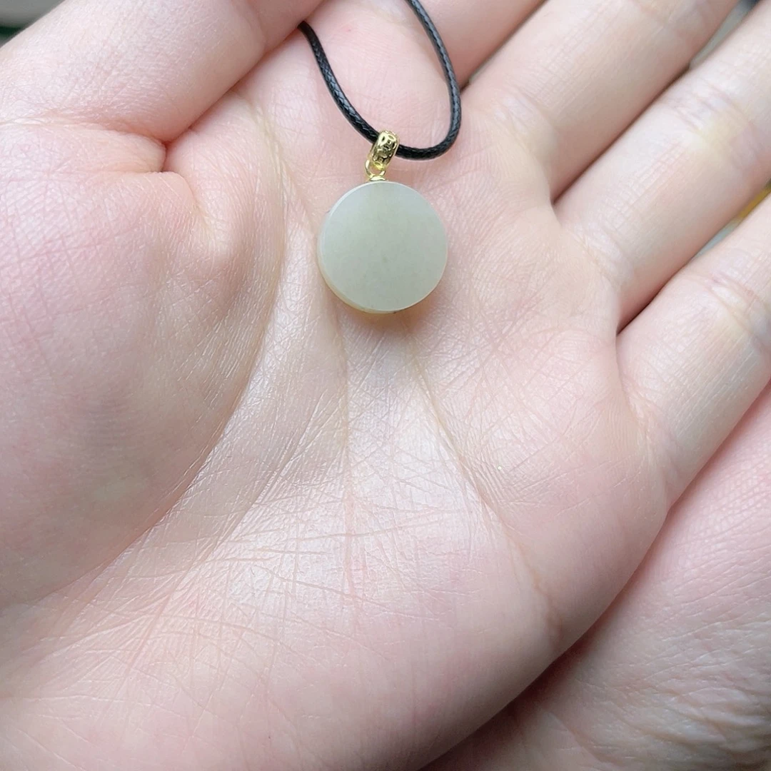 和田玉挂件。k k银S925镶嵌