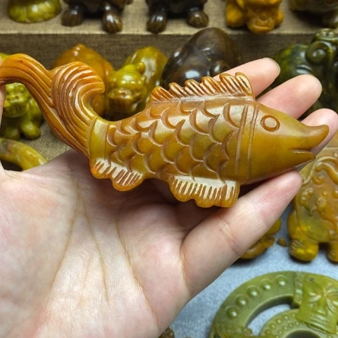 未镶嵌蛇纹石玉颈饰