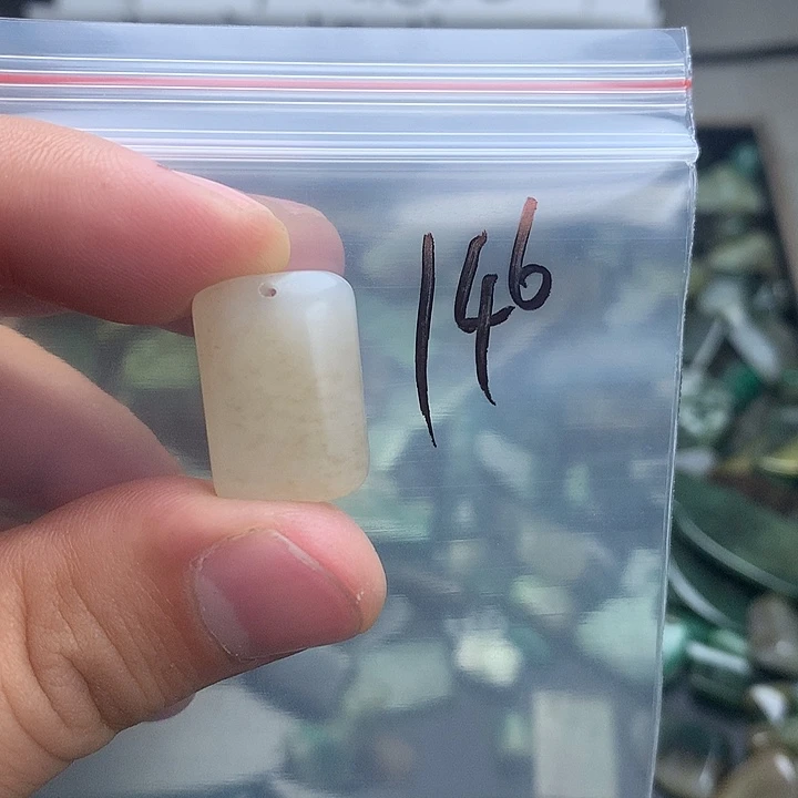 独山玉未镶嵌珠宝半成品