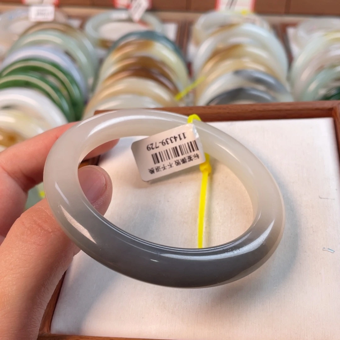 【闪购商品】和田玉手镯未镶嵌56.5.33