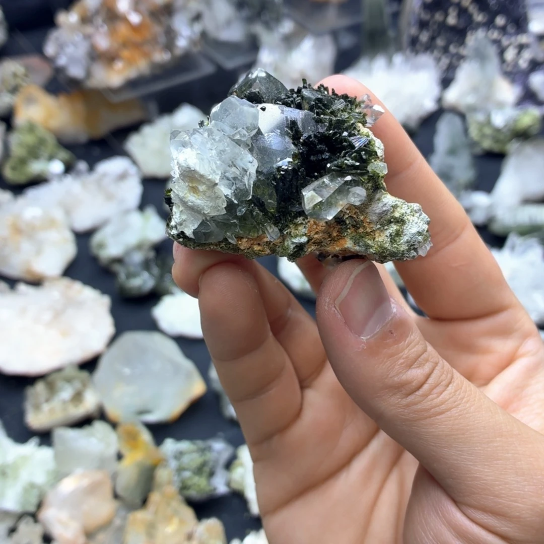 石材一块被偷走的山顶