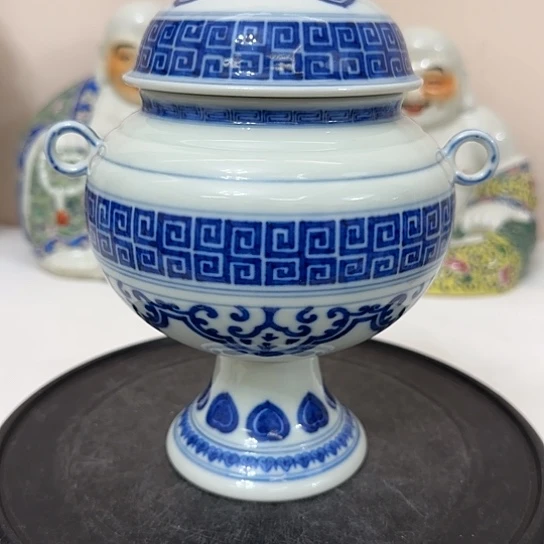 陈***荣手工绘画青花豆罐
