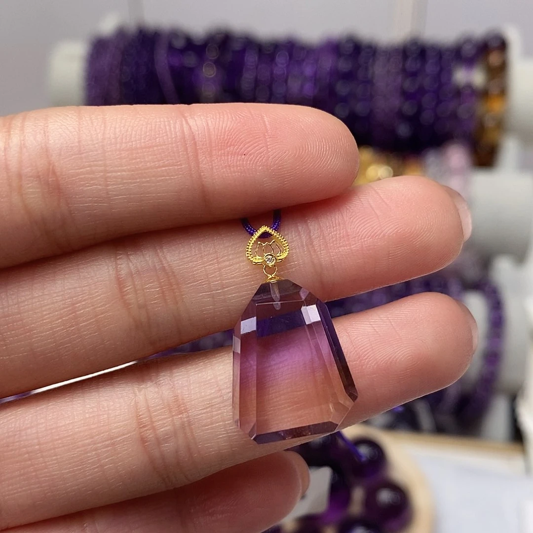 吊坠(赠链)18K金镶嵌水晶