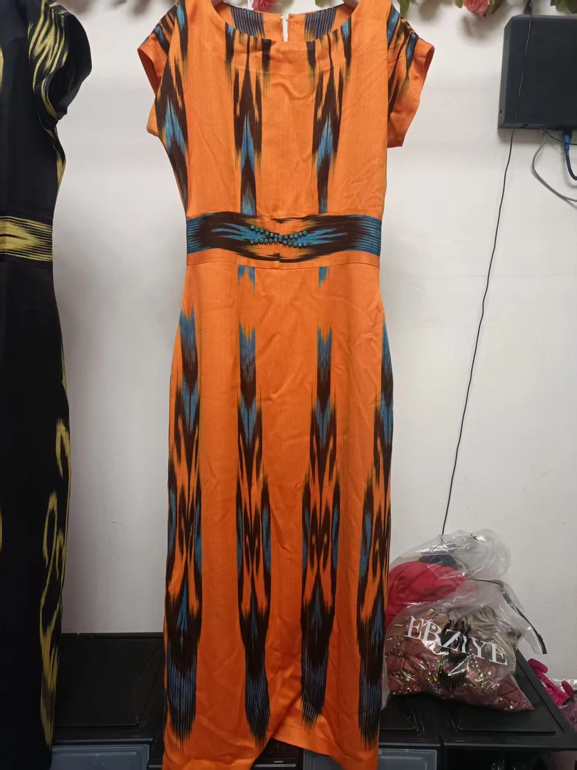 和田 atlas 橘黄连衣裙