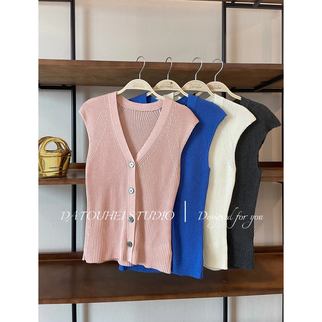 大头黑STUDIO【星雾谜】2025女夏气质V领针织上衣D225X09323