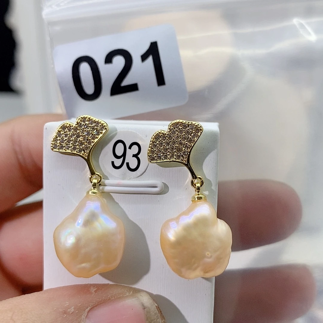 淡水珍珠颈饰合金