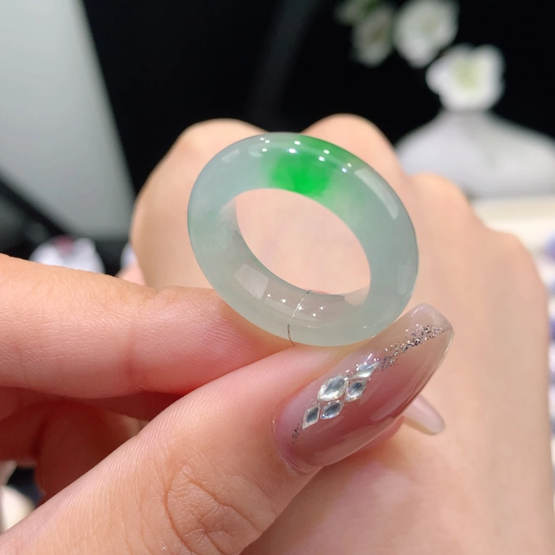 翡翠未镶嵌戒指翡翠