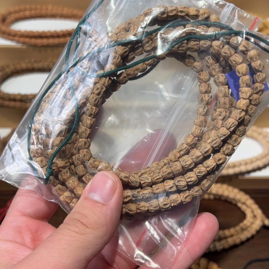 柏香籽/百香籽吊坠清货/两条脏鬼108