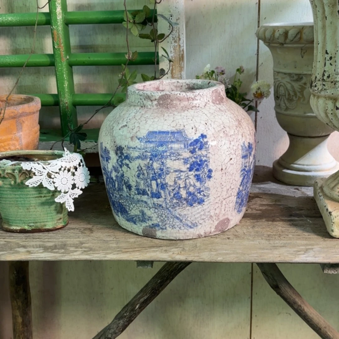 许纯的花房 青花罐子