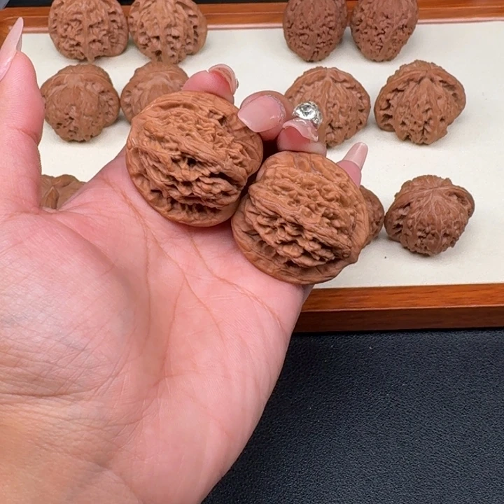 吊坠文玩核桃全品麦虎38