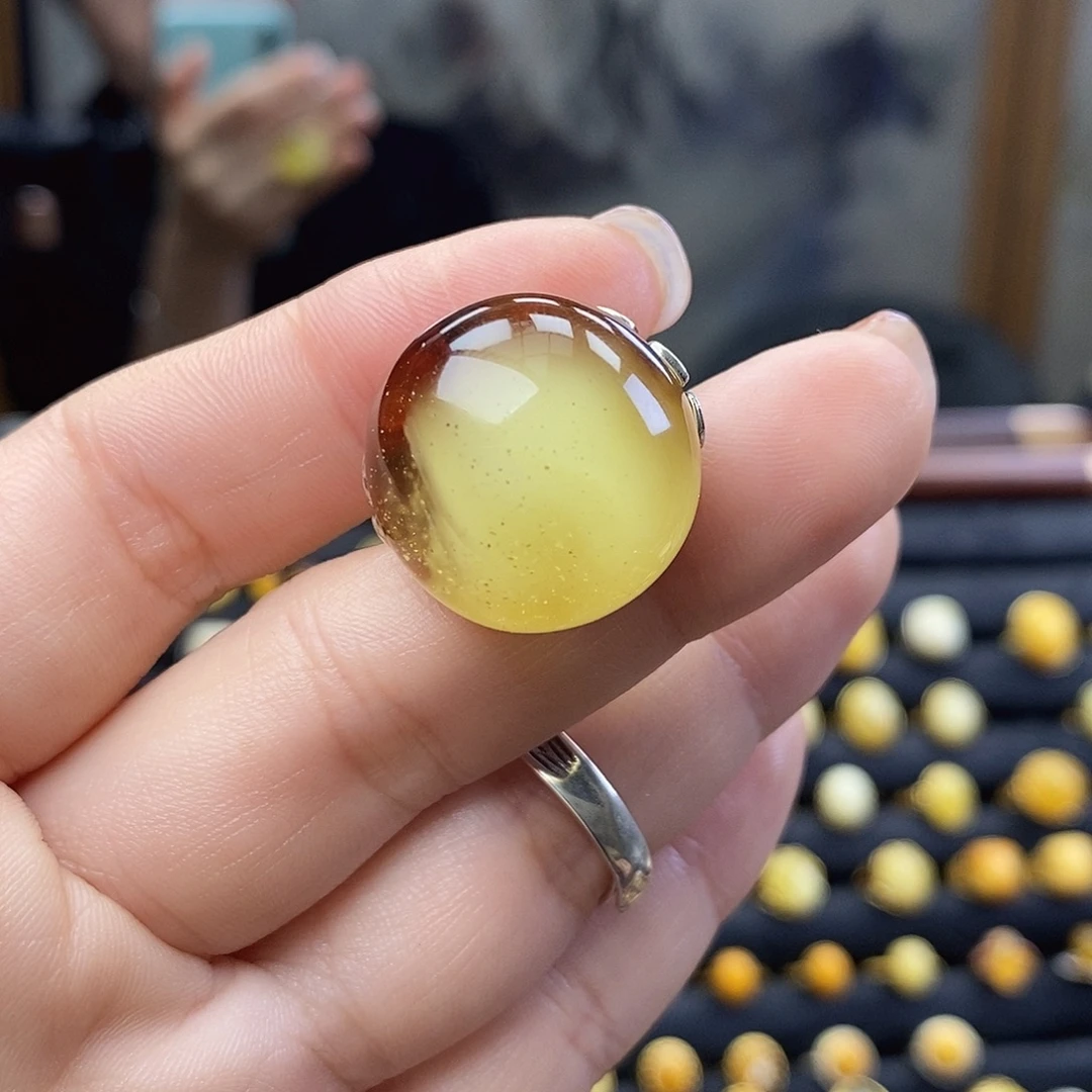 琥珀未镶嵌裸石成品
