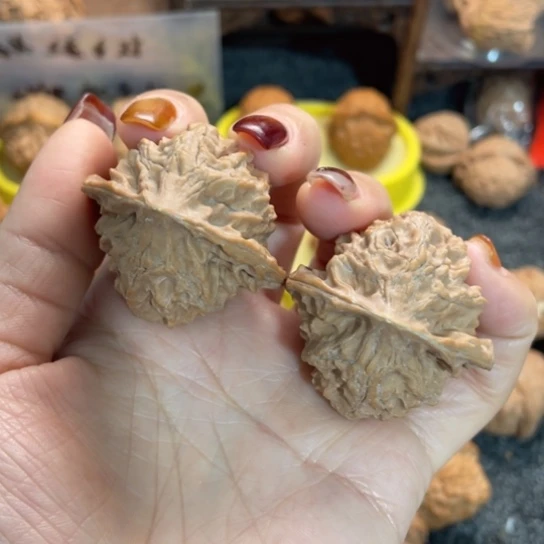 文玩核桃吊坠27白蛇谷