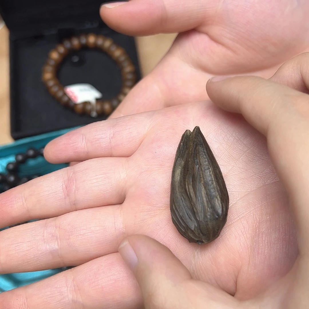 大叶紫檀（黑酸枝木类）