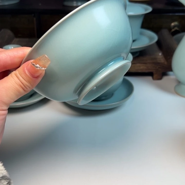 瓷片小****r微瑕哈哈哈哈哈哈