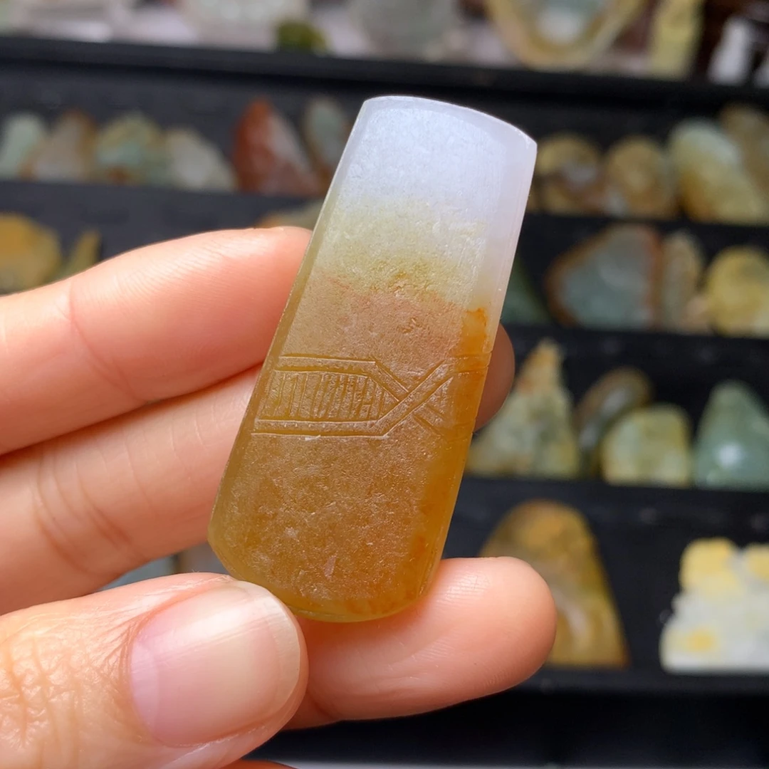 定制翡翠未镶嵌翡翠