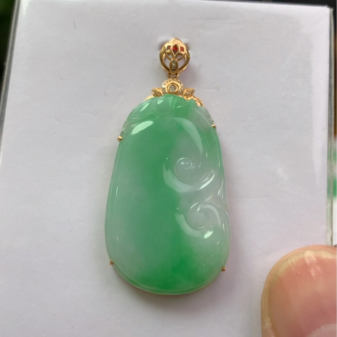 【闪购商品】翡翠颈饰18K金镶嵌翡翠