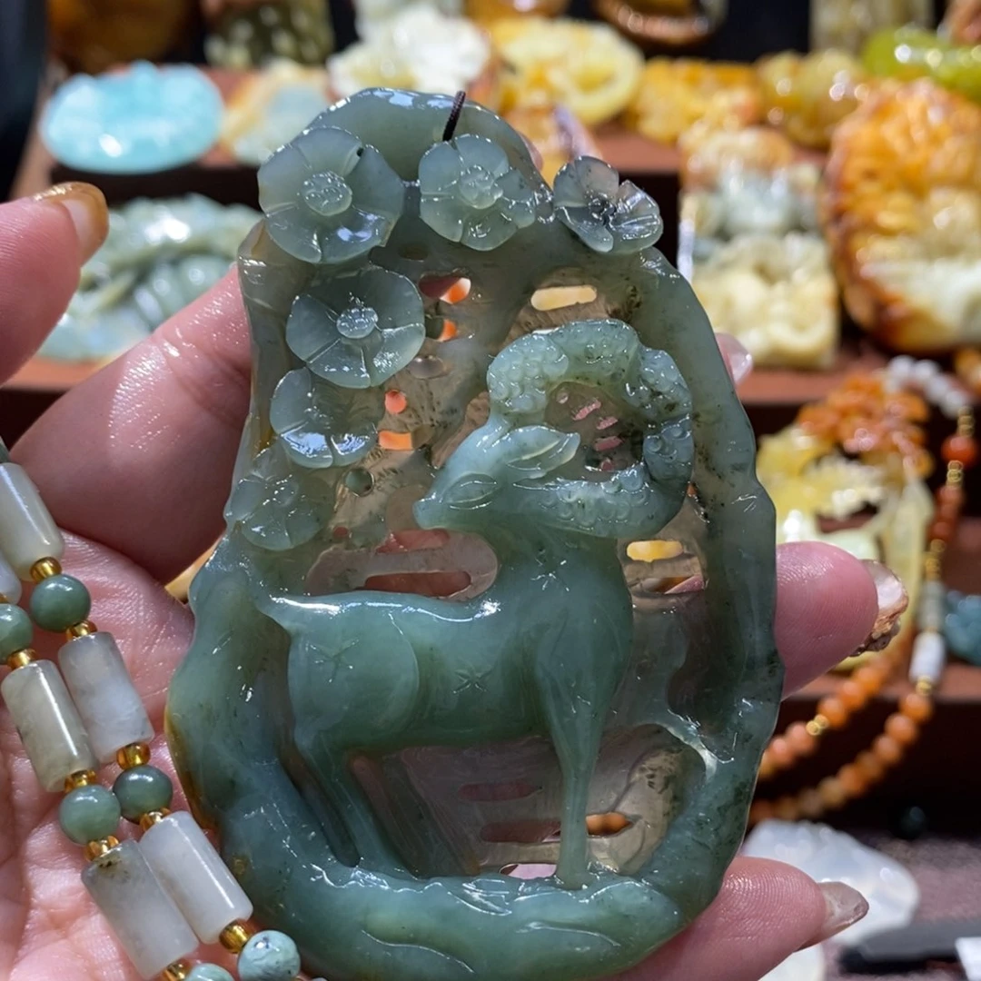 蛇纹石玉颈饰未镶嵌