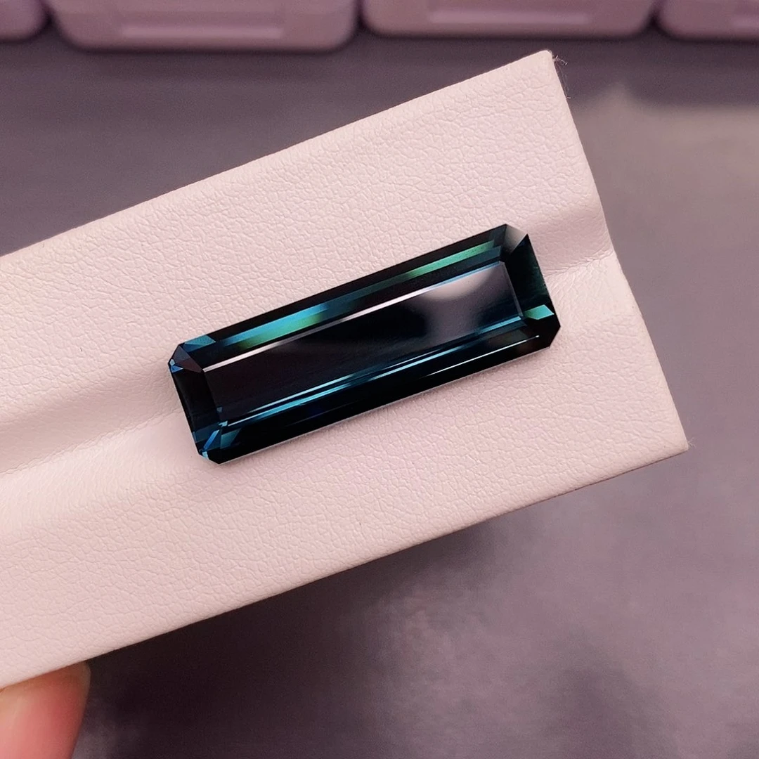 未镶嵌裸石碧玺14.3克拉