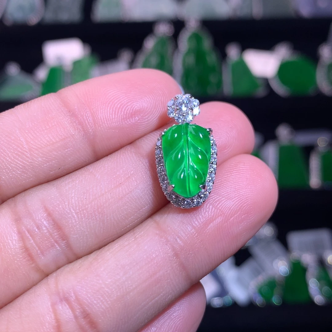 【闪购商品】颈饰银S925镶嵌翡翠