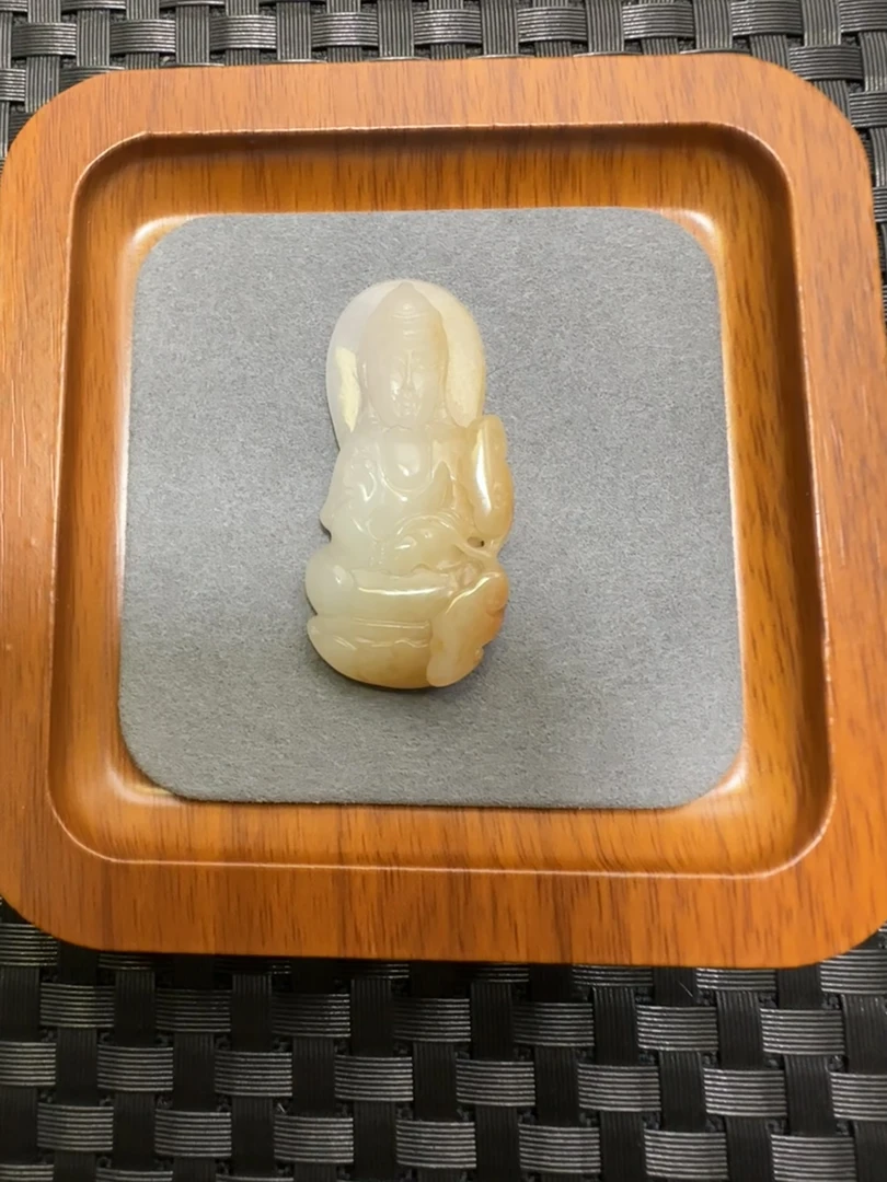 翡翠观音挂件（红翡）