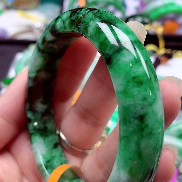 翡翠未镶嵌手镯翡翠