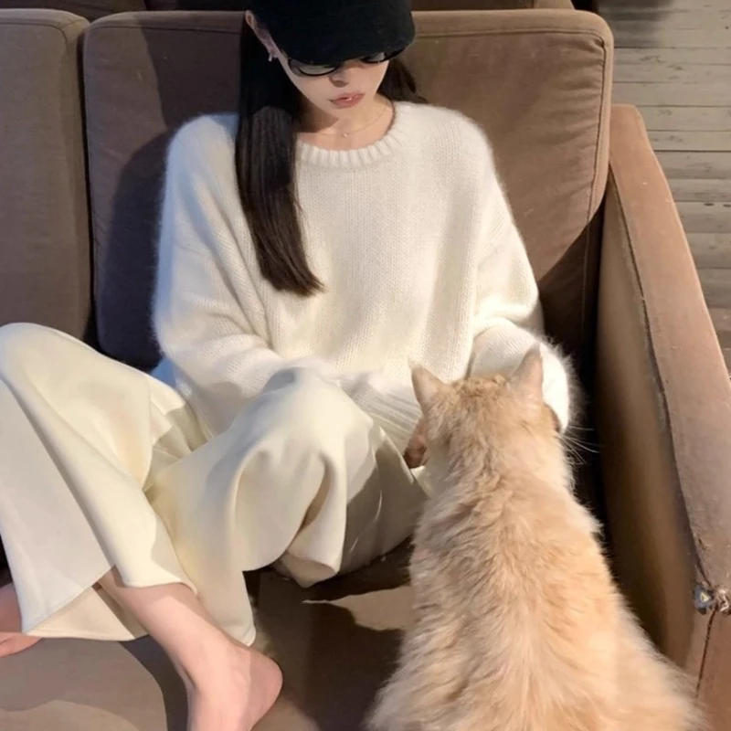 法式小香风外搭白色圆领套头毛衣女秋冬季软糯奶呼呼宽松针织上衣