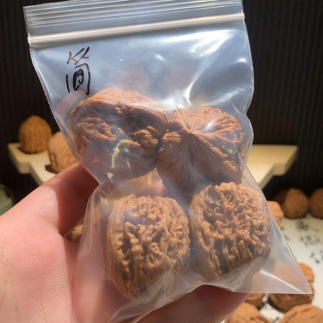 文玩核桃把件简***淡南疆