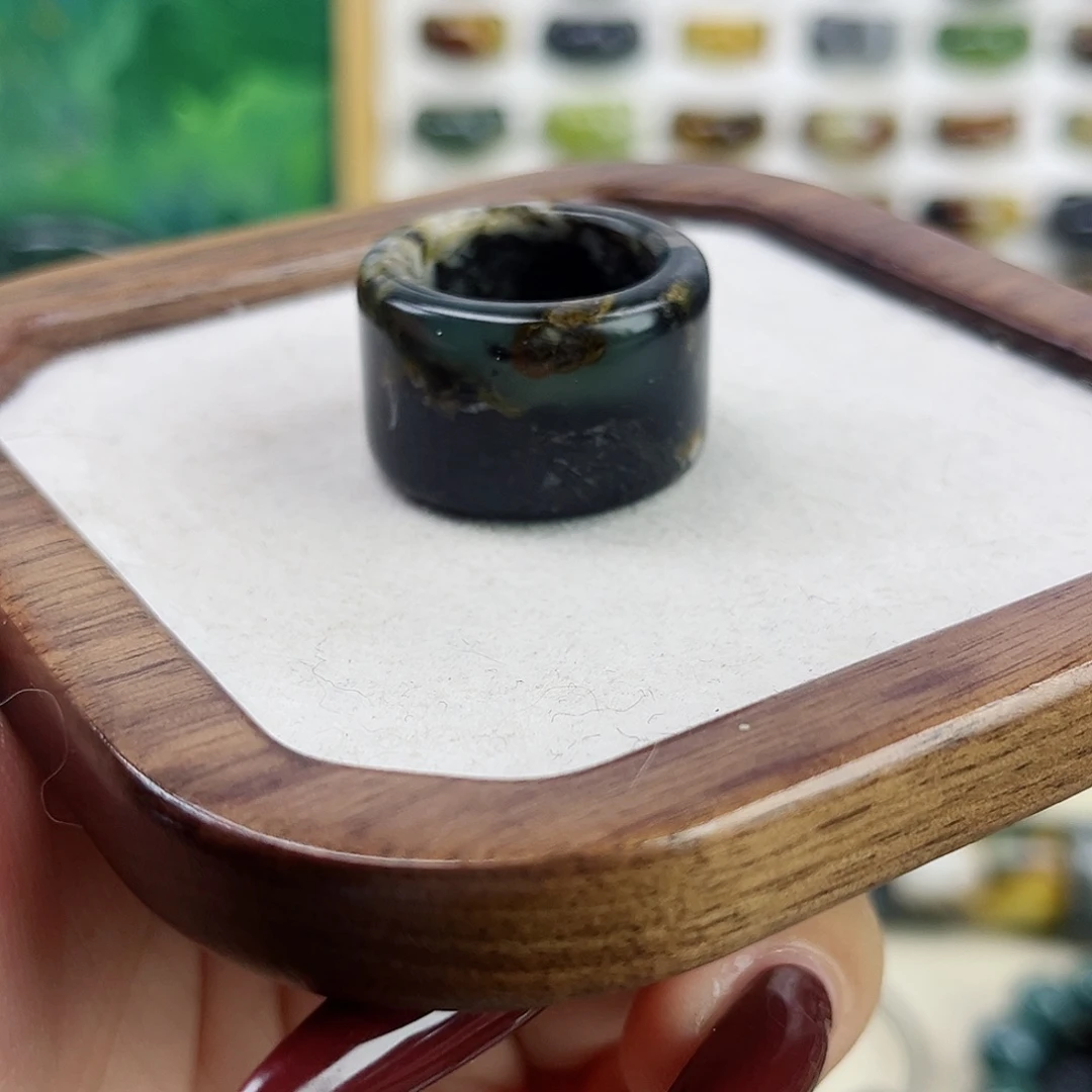 蛇纹石玉未镶嵌戒指17.7