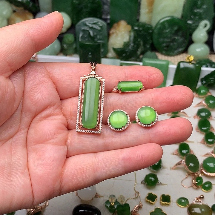 和田玉银S925镶嵌颈饰家****板