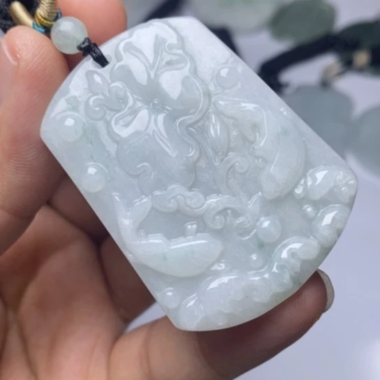 翡翠未镶嵌颈饰翡翠