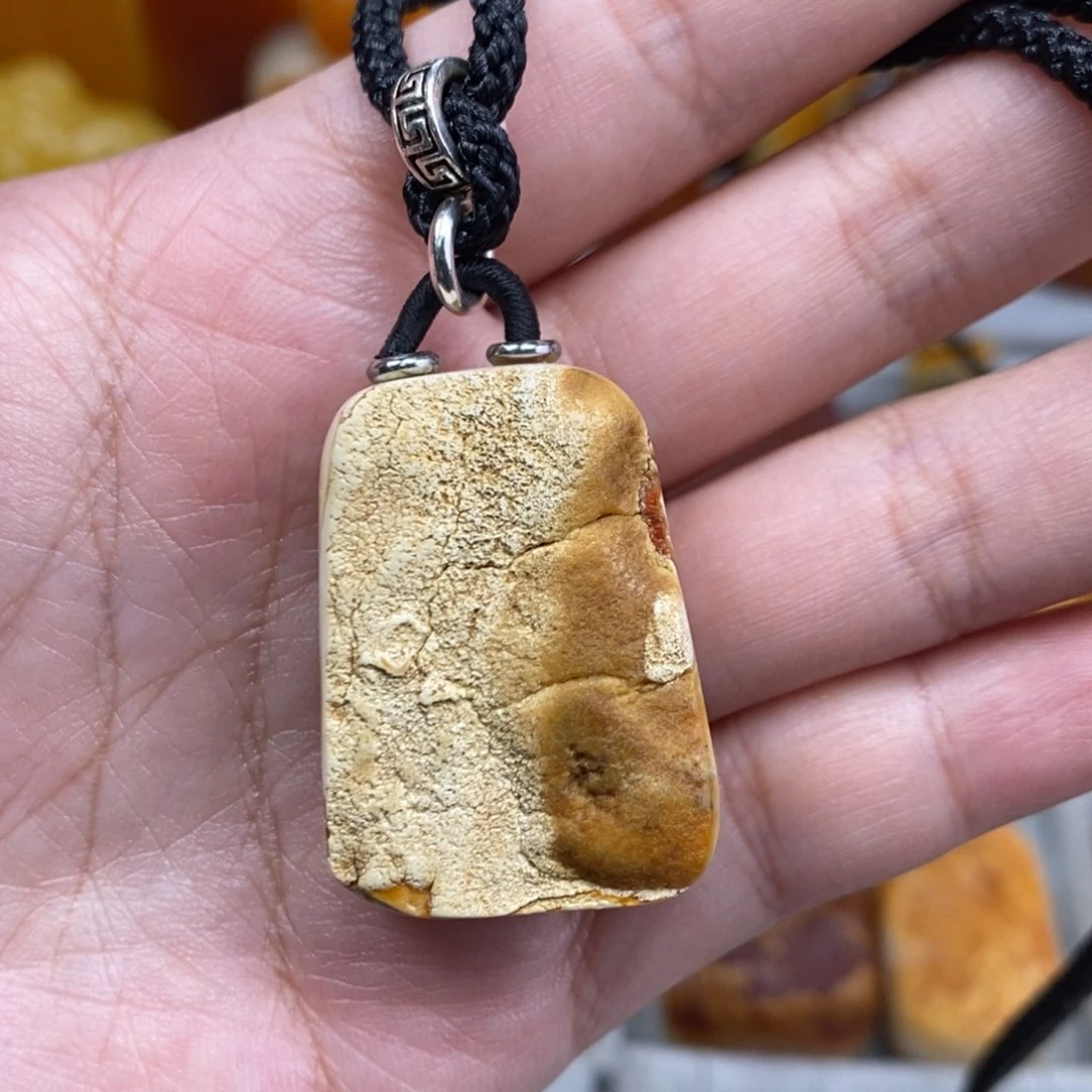 琥珀吊坠(赠链)未镶嵌