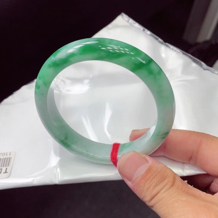 未镶嵌手镯翡翠翡翠