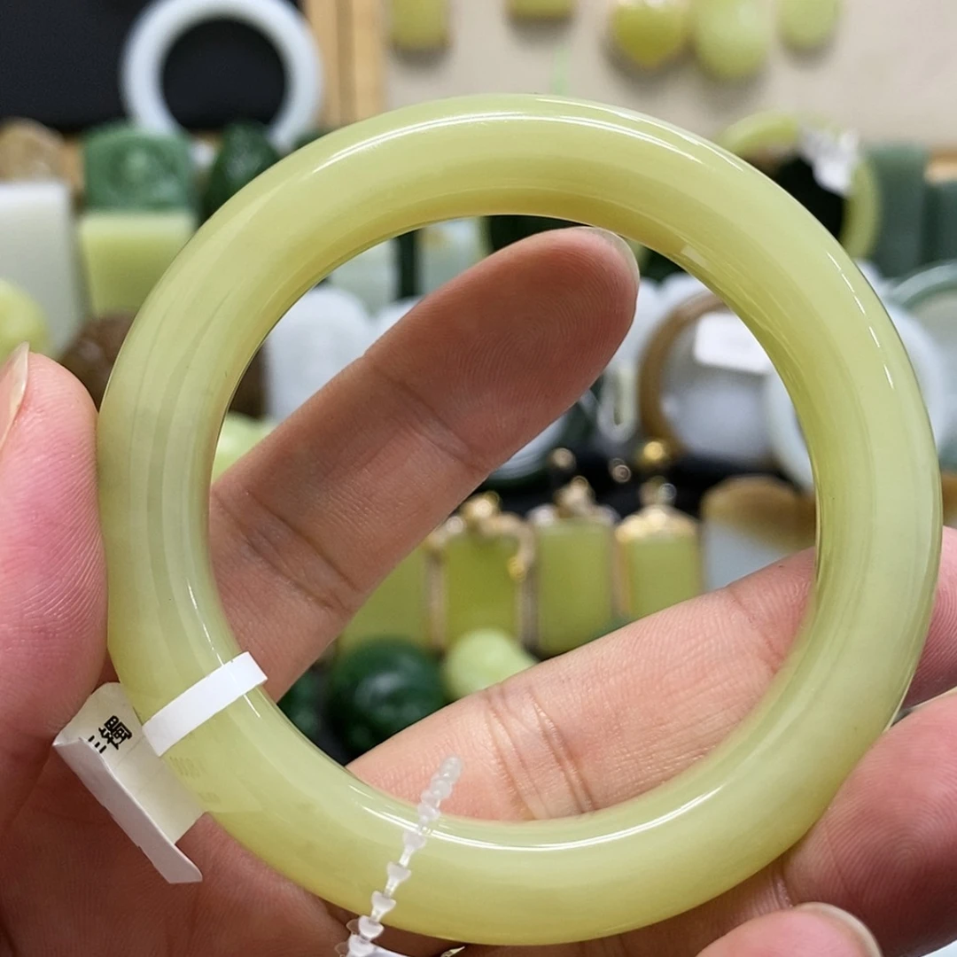 【闪购商品】颈饰未镶嵌和田玉