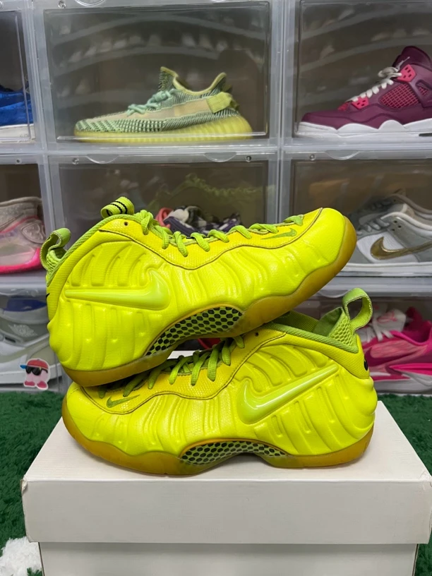43码/喷泡荧光绿休闲鞋/二手正品95新