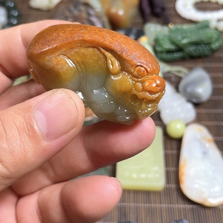未镶嵌和田玉摆件