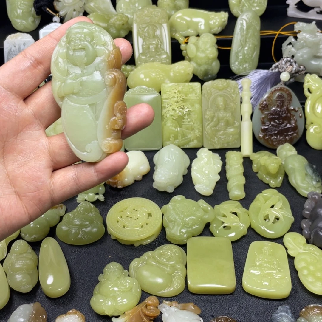 和田玉（黄玉）未镶嵌颈饰