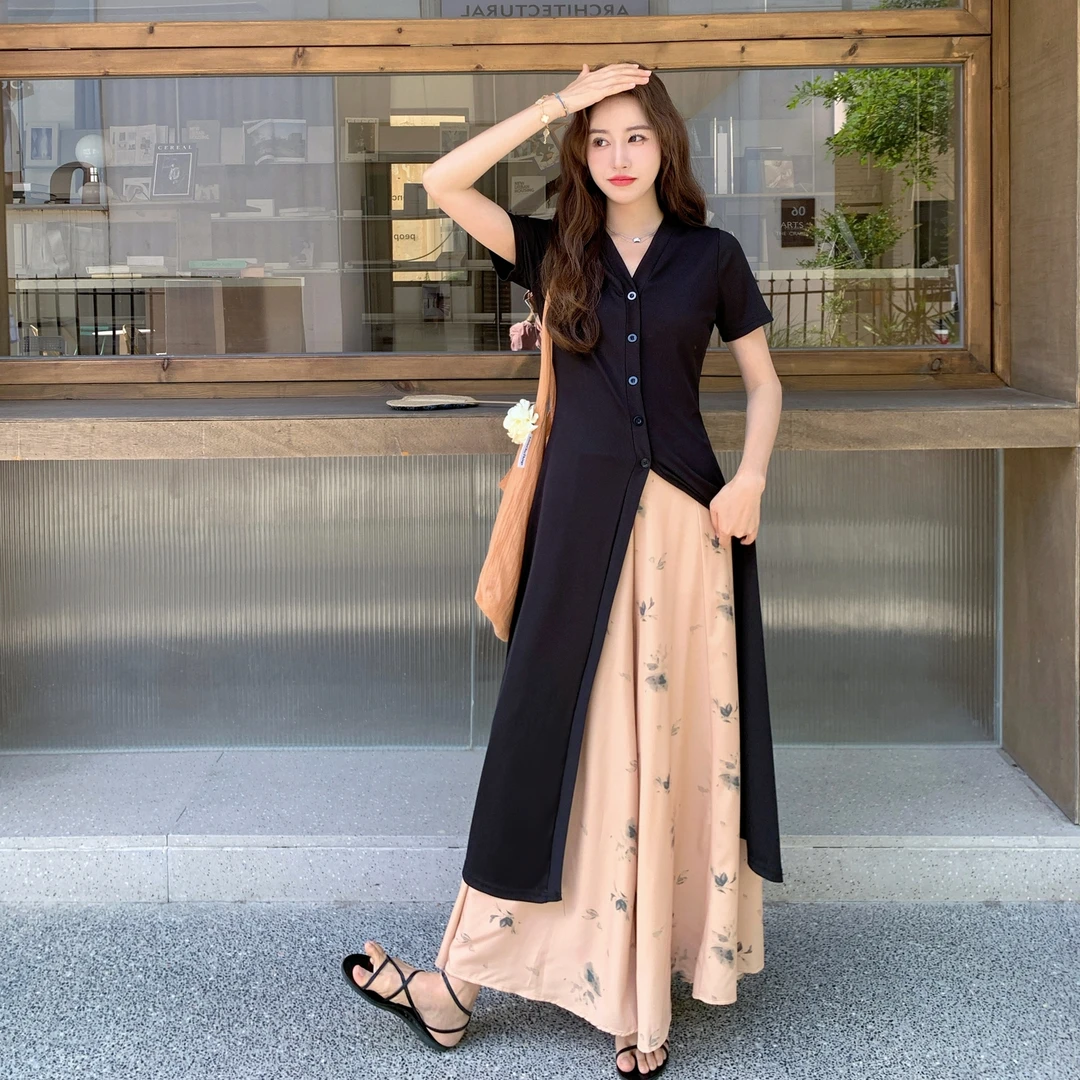 今年流行的气质两件套女2025夏季高级感开叉T恤裙印花阔腿裤套装