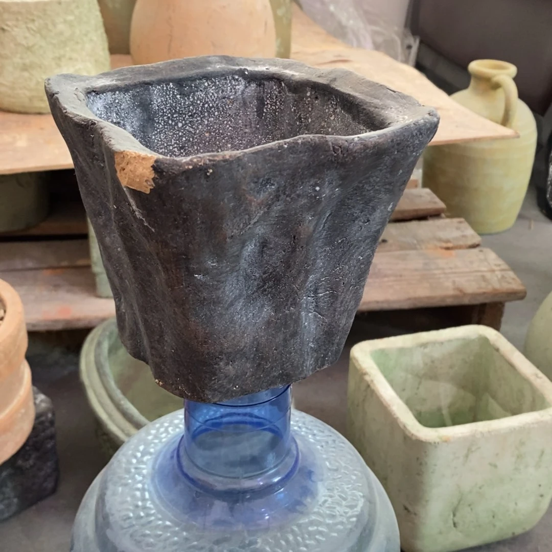 红陶谷****?瑕疵黑方盆