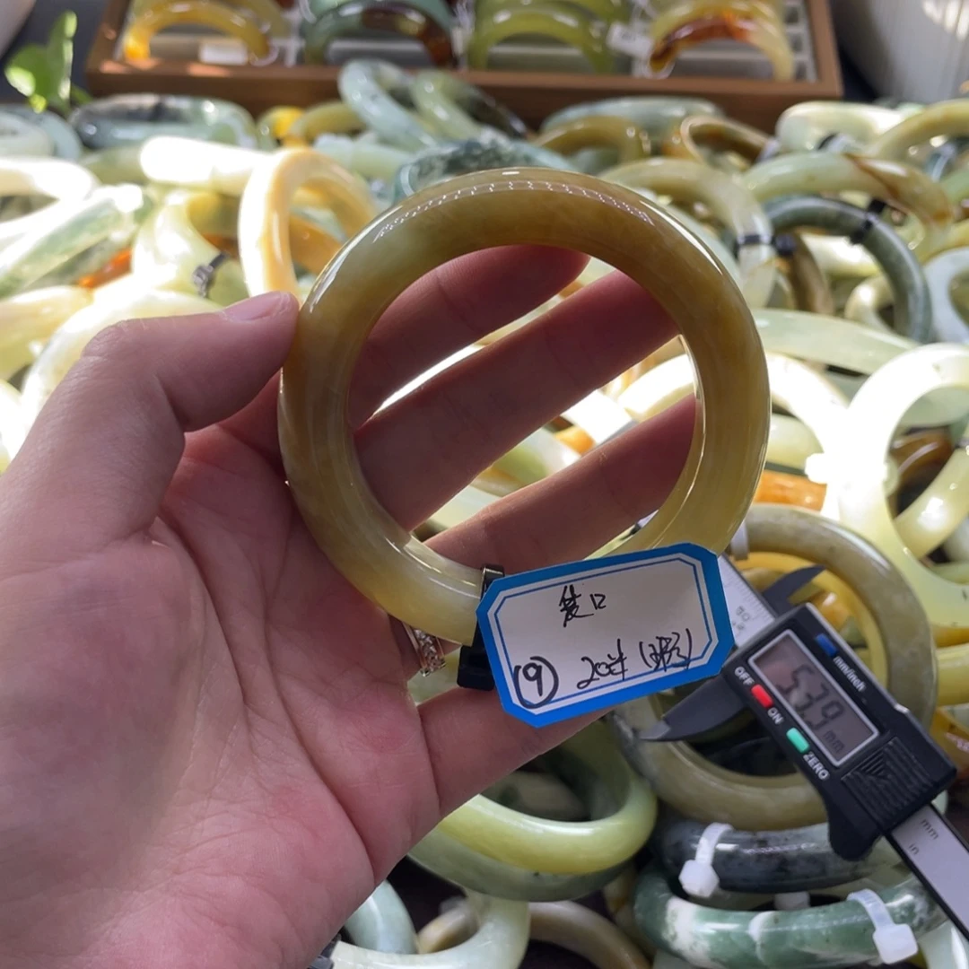 袋***袋蛇纹石玉未镶嵌手镯