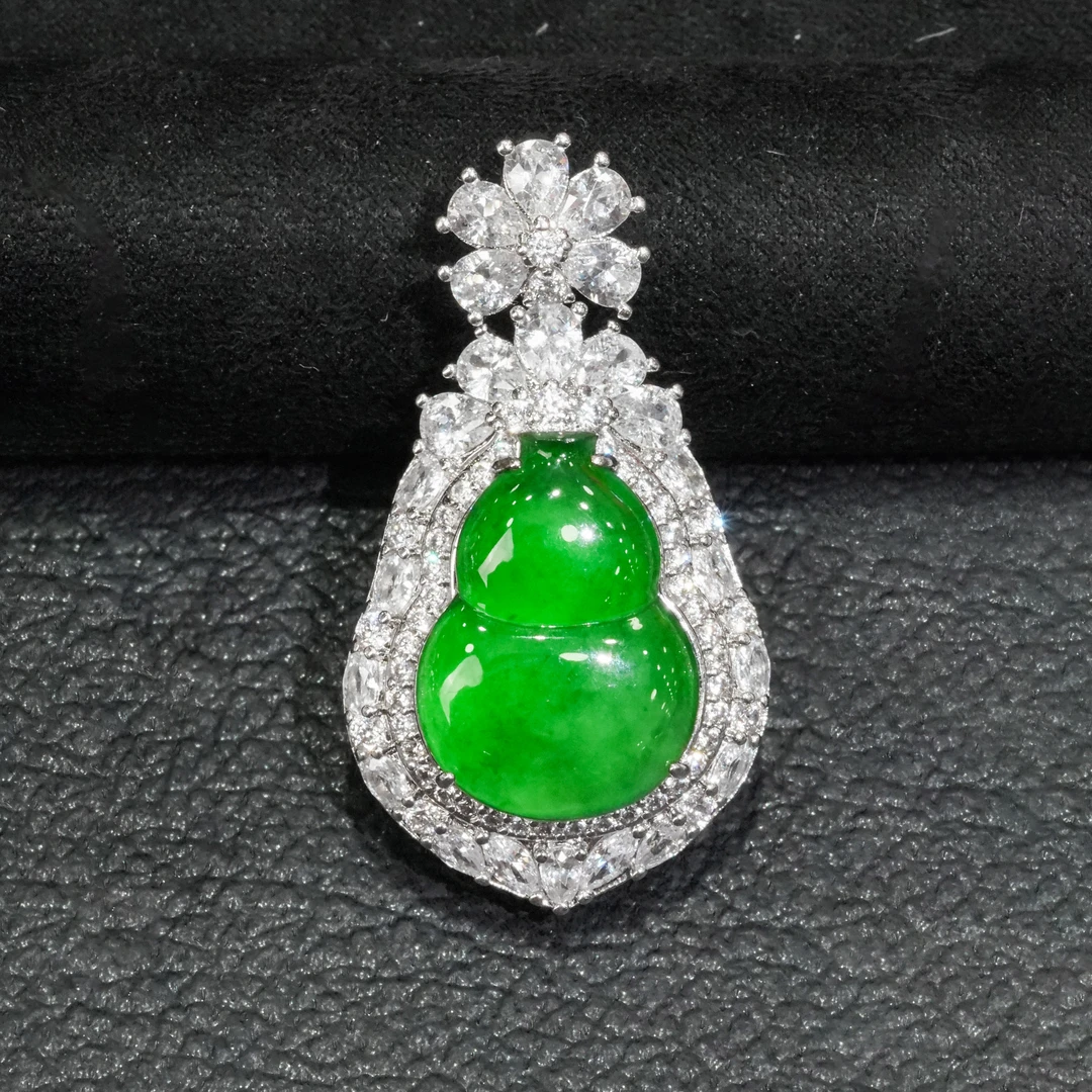 天然A货翡翠葫芦吊坠翡翠吊坠气质精美满绿色绿坠链多样性发其1