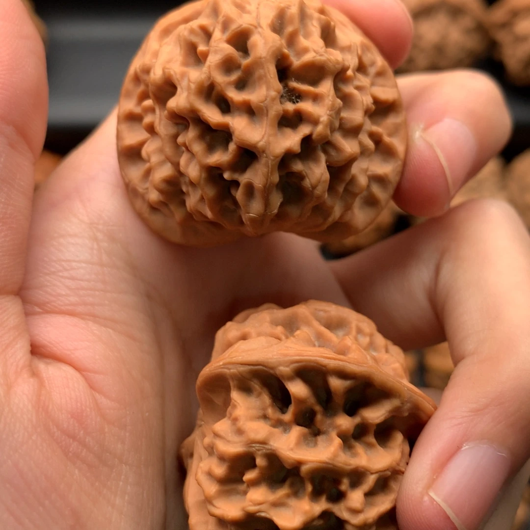 壹***七文玩核桃吊坠秦闷瑕疵对不退换