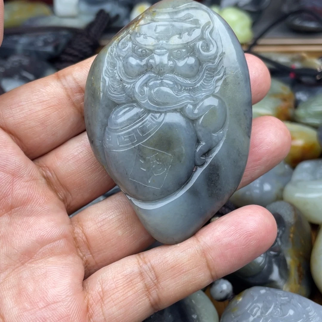 和田玉颈饰未镶嵌赵****班